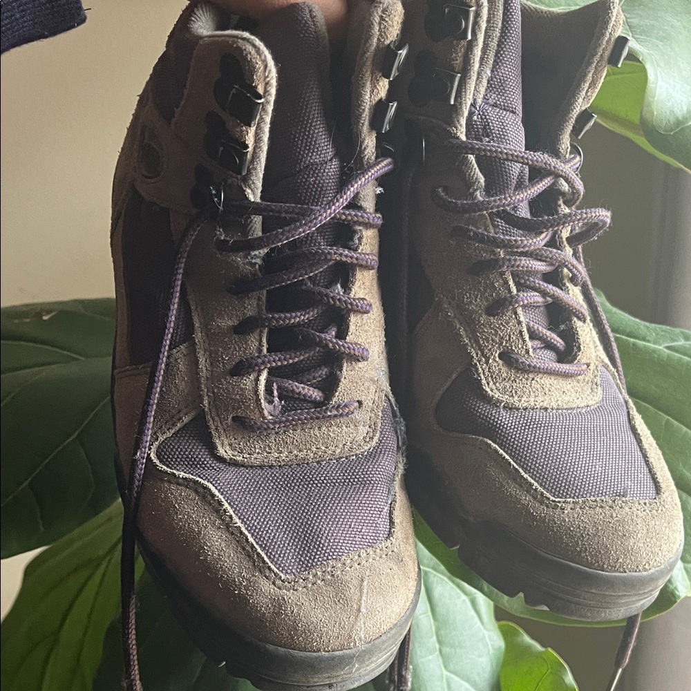 Vasque Hiking Boots - brown suade & light purple